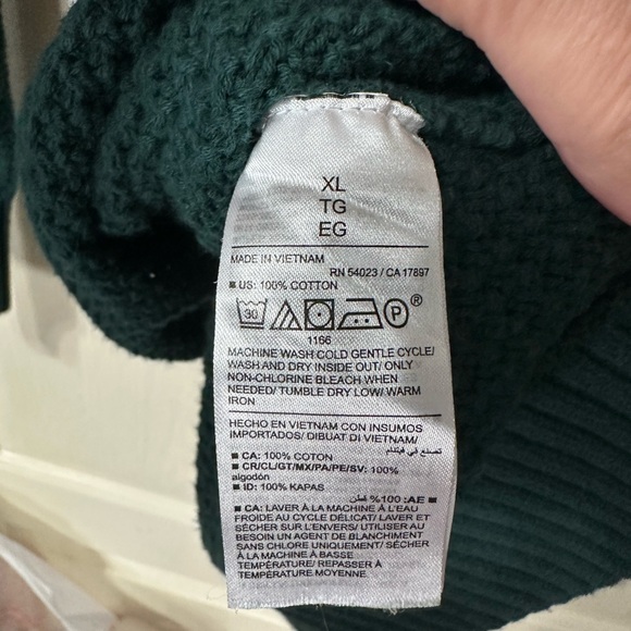 Old Navy Women's Green Sweater - Picture 4 of 4
